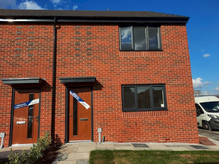 3 Bedroom Semi-Detached House To Rent In Whit Lane, Riverbank View, Salford, M6