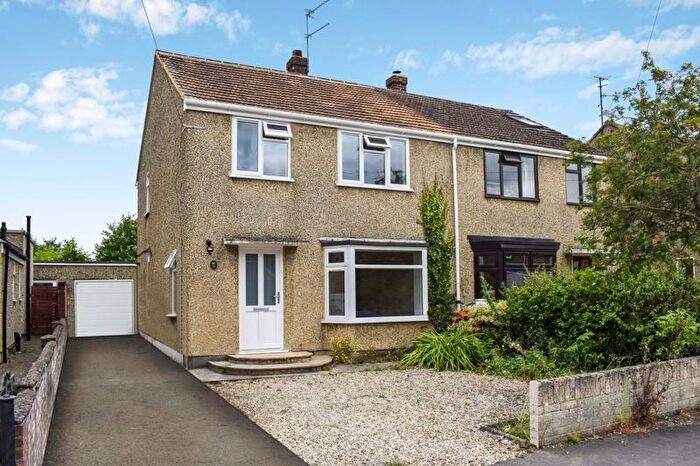 3 Bedroom Semi-Detached House To Rent In Waverley Avenue, Kidlington, OX5