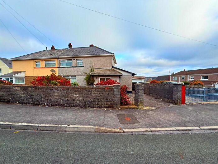 3 Bedroom Semi-Detached House For Sale In Heol Gwrangfryn, Rhigos, Aberdare, CF44