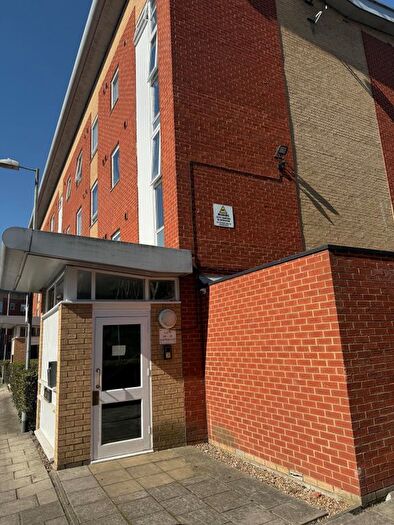 3 Bedroom Flat To Rent In Beckton, London, E6