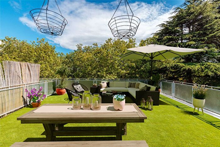 2 Bedroom Flat For Sale In Shepherds Hill, N6