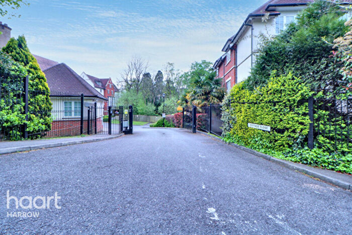 2 Bedroom Apartment For Sale In Cottage Close, Harrow, HA2