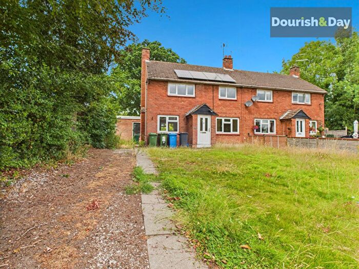 3 Bedroom Semi-Detached House For Sale In Brantley Crescent, Bobbington, DY7