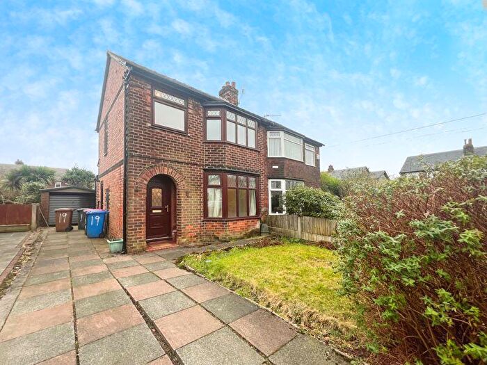 3 Bedroom Semi-Detached House To Rent In Shalbourne Road, Worsley, Manchester, M28