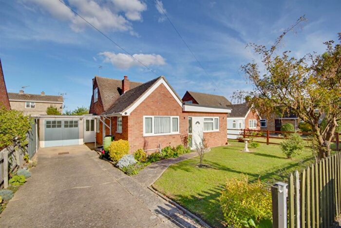 3 Bedroom Chalet For Sale In Abbots Crescent, St. Ives, PE27