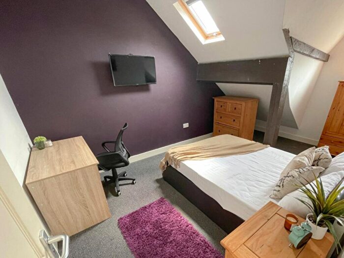 6 Bedroom Terraced House To Rent In Romer Road, Liverpool, L6