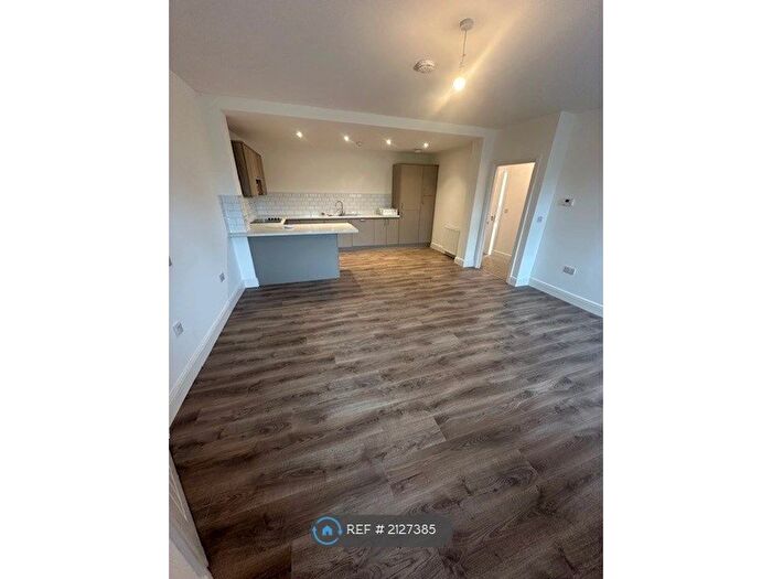 2 Bedroom Flat To Rent In Pluckley Road, Charing, Ashford, TN27