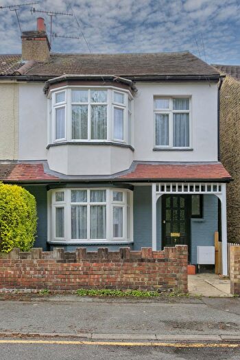 3 Bedroom Semi-Detached House For Sale In Queen Mary Close, Romford, RM1