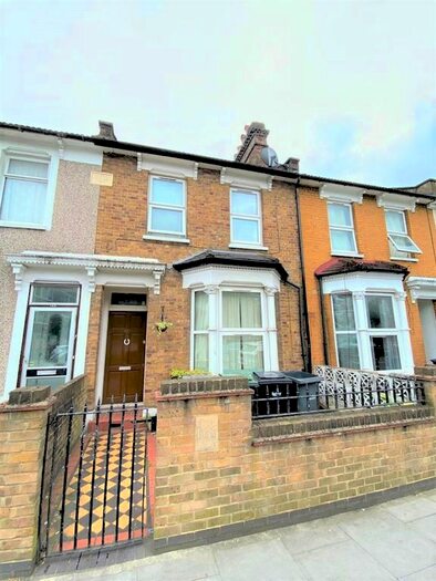 4 Bedroom Terraced House To Rent In Park Lane, London, N17