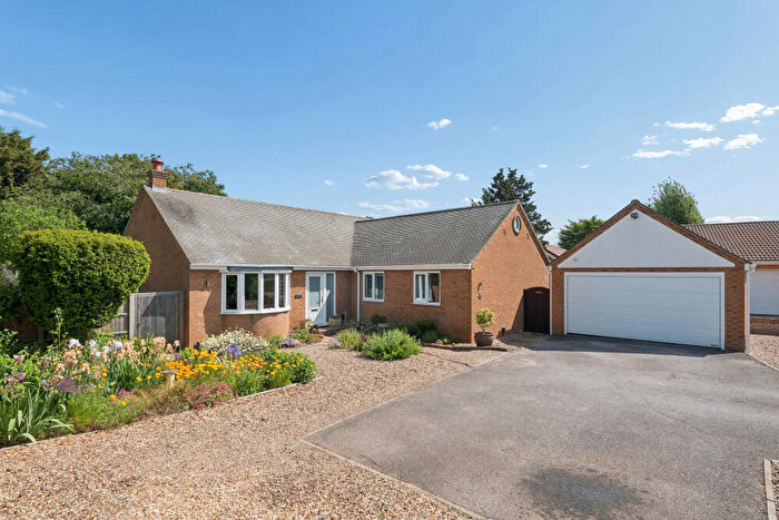 4 Bedroom Detached Bungalow For Sale In Simpkin Close, Eaton Socon, St Neots, PE19