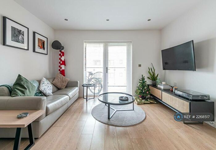 1 Bedroom Flat To Rent In Thornbury Way, London, E17