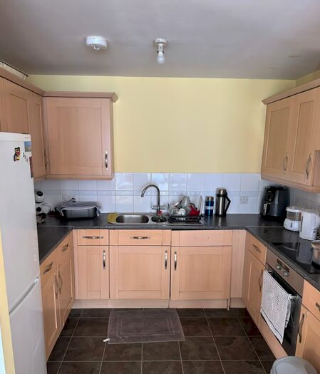 2 Bedroom Flat To Rent In Cline Road, London, N11
