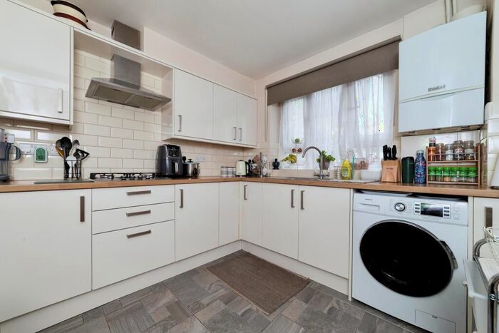 2 Bedroom Maisonette To Rent In Whiting Avenue, Barking, IG11