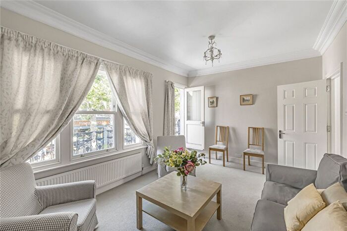 2 Bedroom Flat For Sale In Wandsworth Bridge Road, Fulham, London, SW6