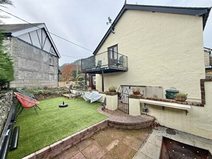 2 Bedroom Semi-Detached House For Sale In Trefriw, LL27