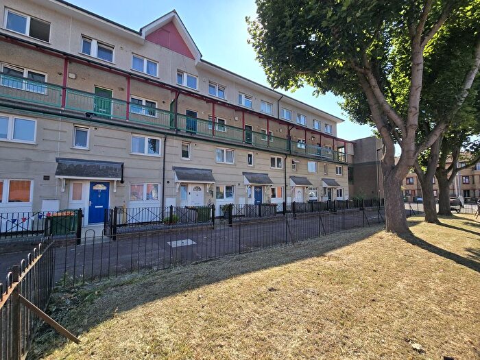 4 Bedroom Terraced House To Rent In Ivy Road, London, E16