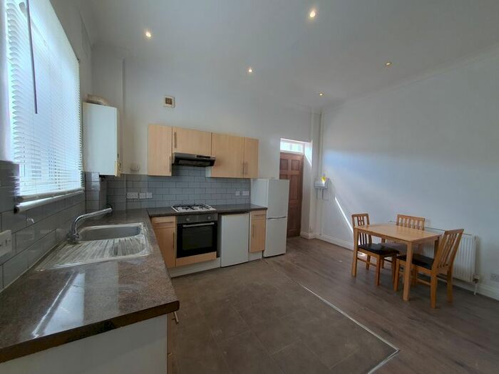 Studio To Rent In Southampton Way, Camberwell, London, SE5