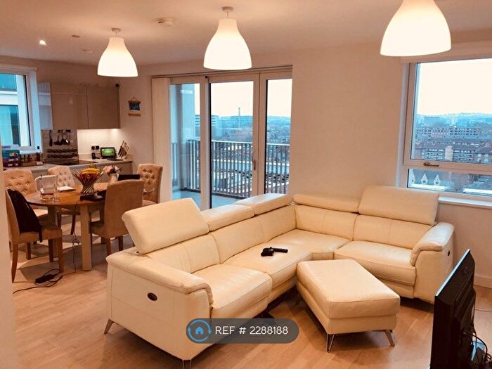 2 Bedroom Flat To Rent In Heygate Street, London, SE17