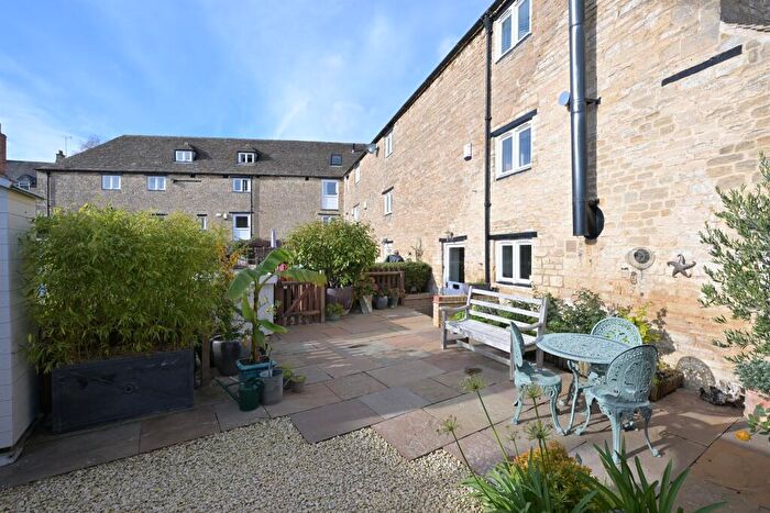 4 Bedroom Detached House For Sale In Fotheringhay Mews, Oundle, Peterborough, PE8