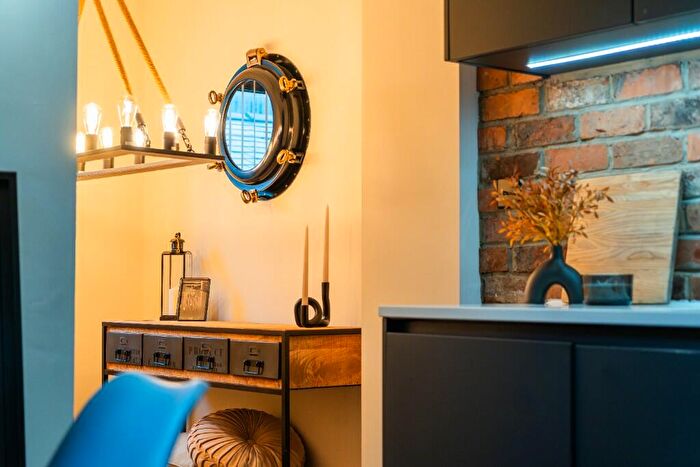 1 Bedroom Penthouse To Rent In Bed Penthouse Apartment, Portland Street, Basil House, M1