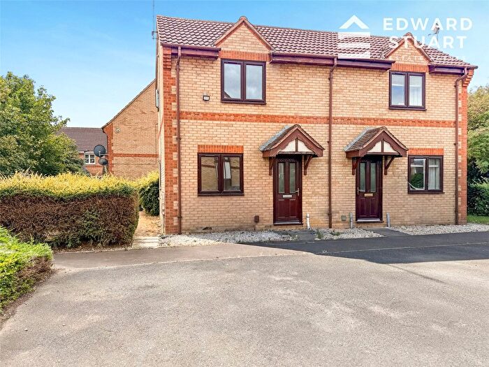 1 Bedroom Semi-detached House For Sale In Meadenvale, Peterborough, Cambridgeshire, PE1