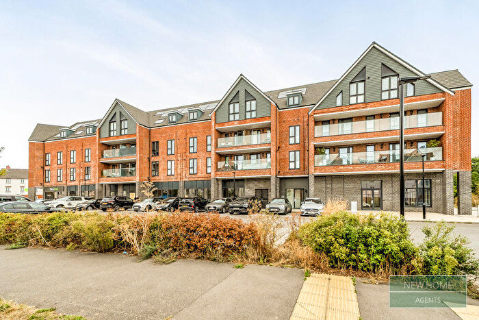 2 Bedroom Flat For Sale In Beechey Place, Wokingham, RG40