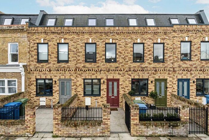 4 Bedroom Property To Rent In Upland Road, East Dulwich, SE22