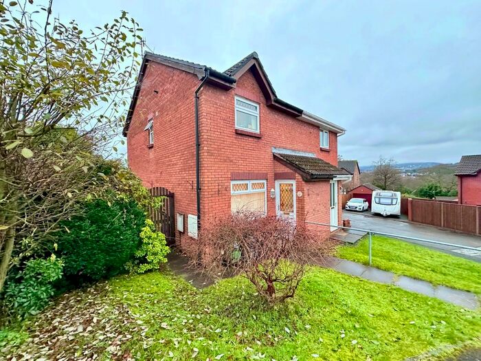 3 Bedroom Semi-Detached House To Rent In Chester Close, New Inn, Pontypool, NP4