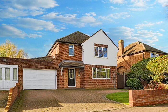4 Bedroom Detached House For Sale In Queens Drive, Bedford, MK41