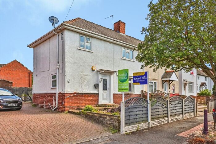 3 Bedroom Semi-Detached House For Sale In Boweswell Road, Ilkeston, DE7