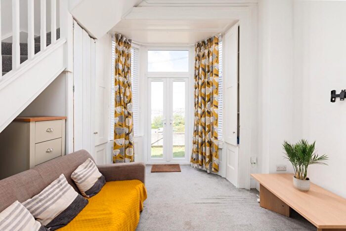 1 Bedroom Flat For Sale In Bushy Park, Totterdown, BS4