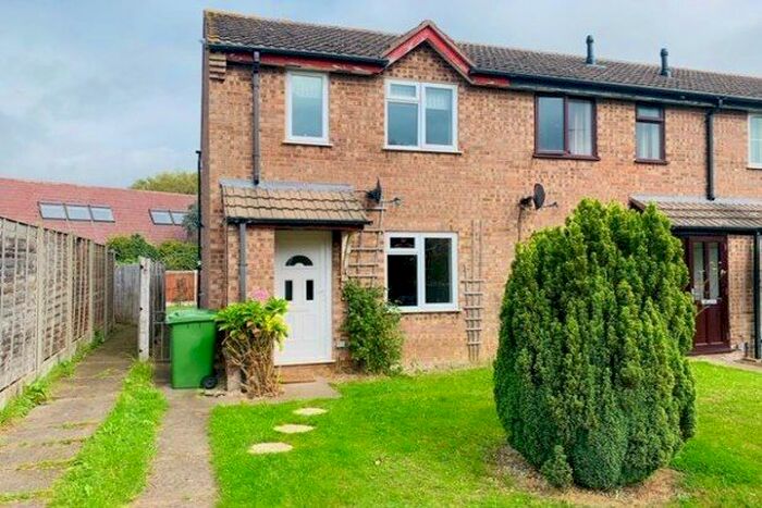 2 Bedroom Property To Rent In Poplar Close, Evesham, WR11