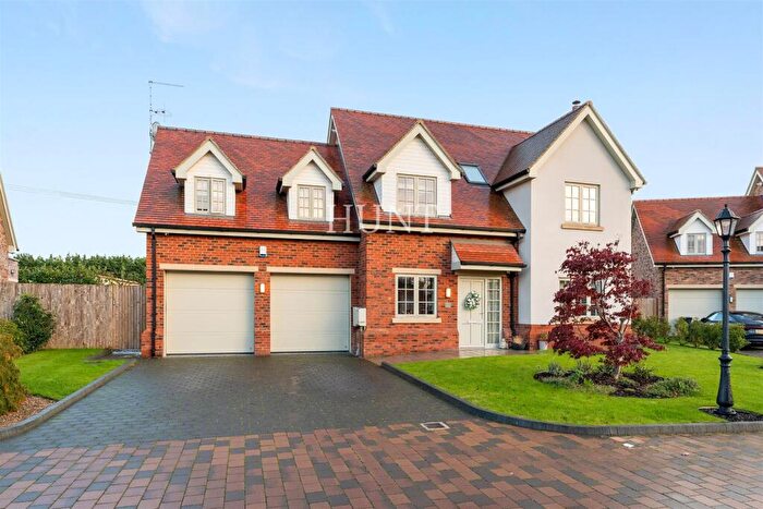 5 Bedroom Detached House For Sale In Beechview Drive, High Beech, EN9