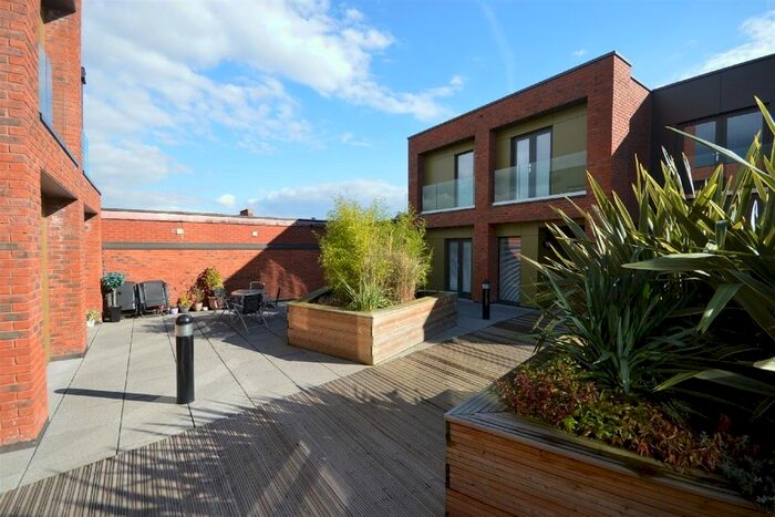 2 Bedroom Flat To Rent In Massie Street, Cheadle, SK8