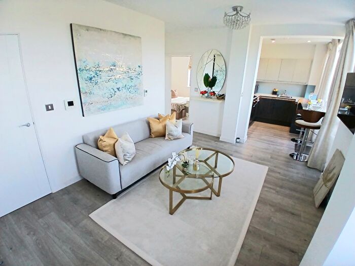 1 Bedroom Flat To Rent In Kings Road, Stevenage, SG1