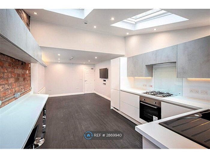 5 Bedroom Terraced House To Rent In Spa Road, Preston, PR1