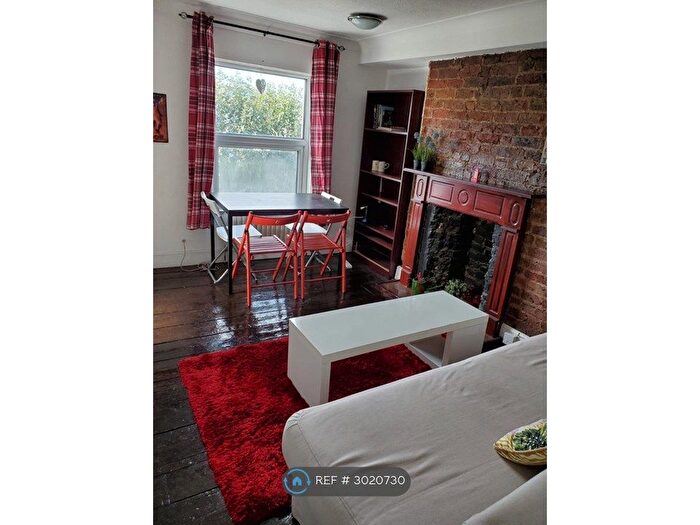 1 Bedroom Flat To Rent In Camden Street, London, NW1