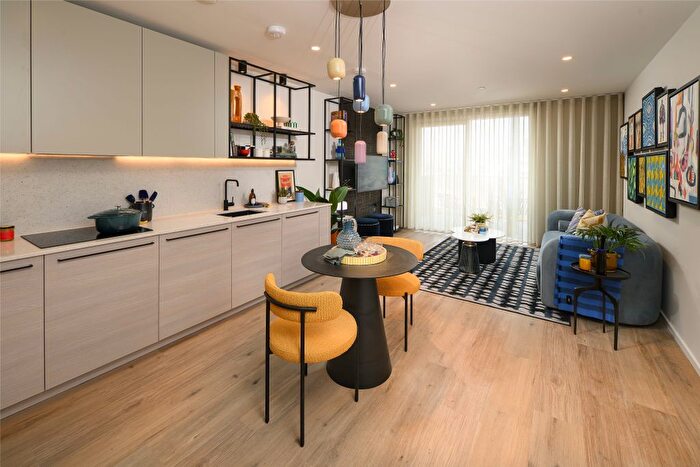 1 Bedroom Flat For Sale In Leven Road, London, E14