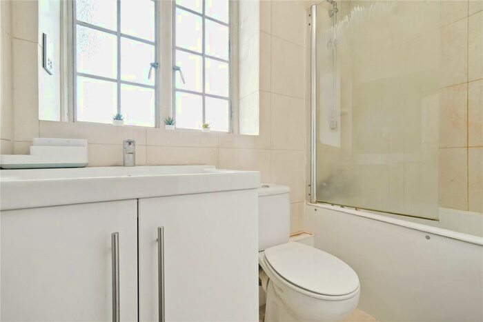 1 Bedroom Flat To Rent In Mortimer Court, Abbey Road, NW8