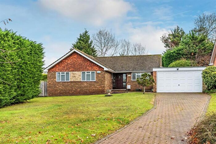 3 Bedroom Detached Bungalow For Sale In Richmond Close, Fetcham, KT22