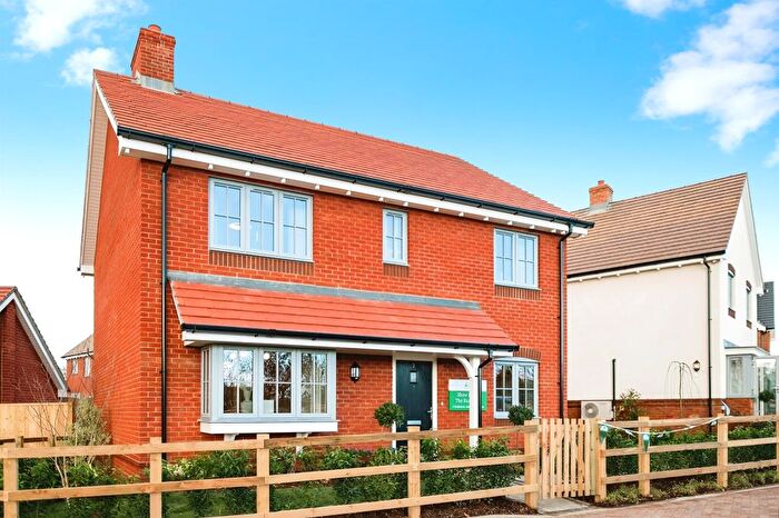 4 Bedroom Detached House For Sale In Whitsbury Road, Fordingbridge, SP6