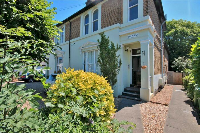1 Bedroom Flat To Rent In Gresham Road, Staines Upon Thames, Middlesex, TW18