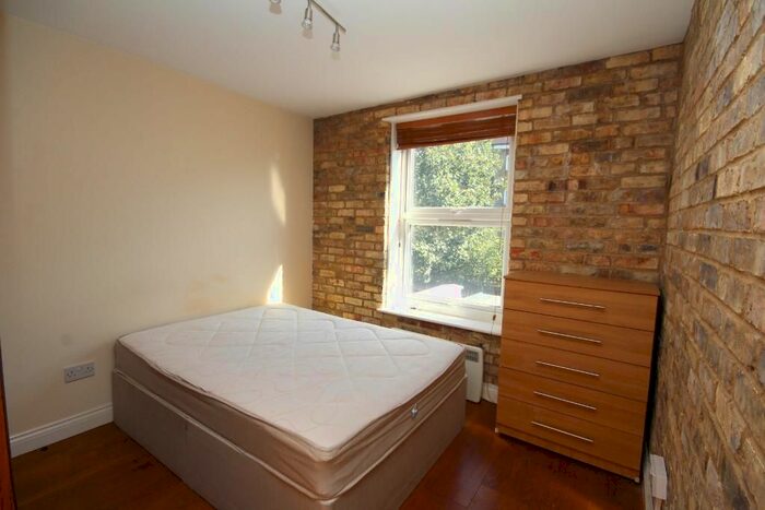 2 Bedroom Flat To Rent In Hermitage Road, Manor House, London, N4