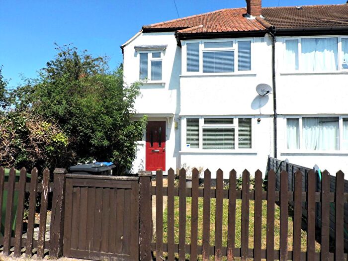 3 Bedroom Terraced House To Rent In Green Lane, New Malden, KT3