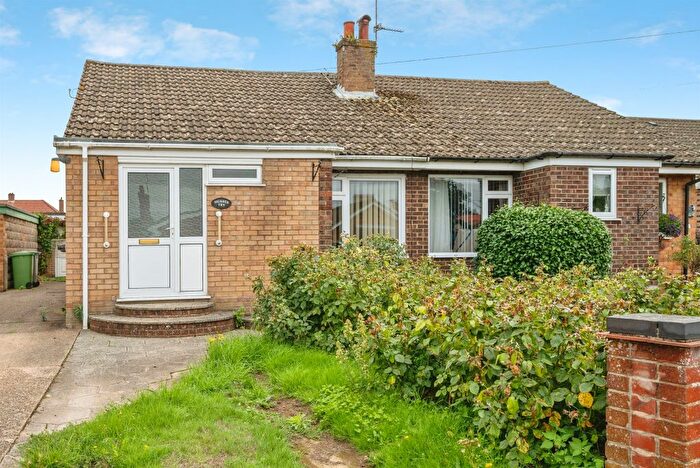 3 Bedroom Bungalow For Sale In Fairfields, Cawston, Norwich, NR10