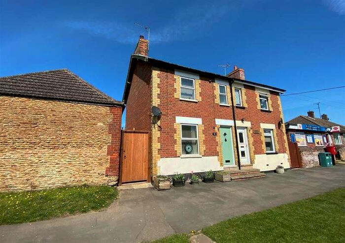 3 Bedroom Semi-Detached House To Rent In High Street, Morton, Bourne, PE10