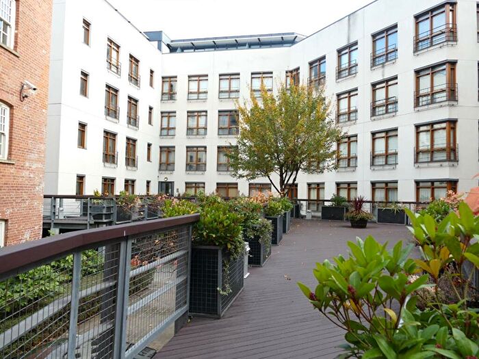 2 Bedroom Flat To Rent In Dock Street, Leeds, West Yorkshire, LS10