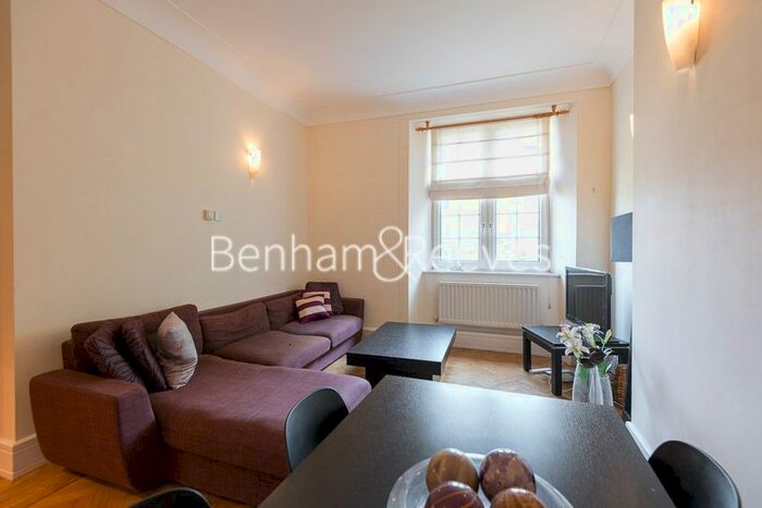 1 Bedroom Flat To Rent In Rosebery Avenue New River Head, London, EC1R
