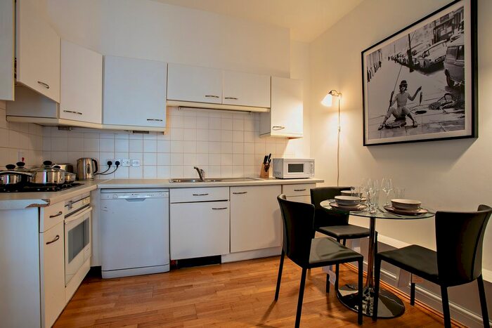 1 Bedroom Flat To Rent In Nottingham Place, London, W1U