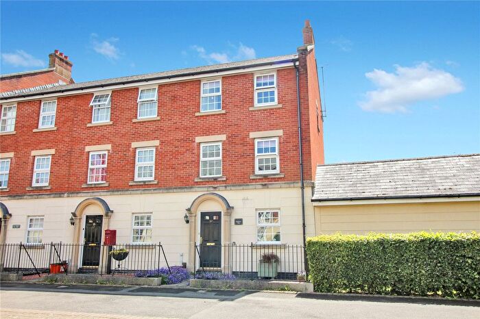 3 Bedroom End Of Terrace House For Sale In Redhouse Way, Redhouse, Swindon, SN25
